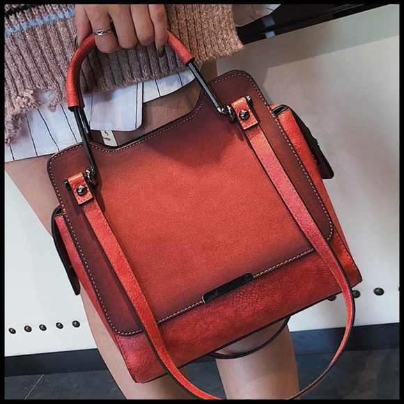 NEW BERLIN Handbag - Picture 3 of 7